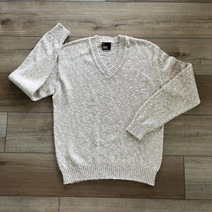 70s 80s Robert Bruce tan v-neck sweater, lightweight cotton sweater, textured summer sweater, tan & cream sweater, vintage mens sweater, L