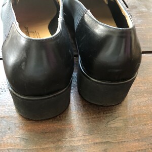 chaussures richelieu noires Salvatore Ferragamo vintage, chaussures à nouer sur le devant pour femmes, richelieus en cuir et résille, mocassins noirs, semelles en caoutchouc, pointure 5 image 5