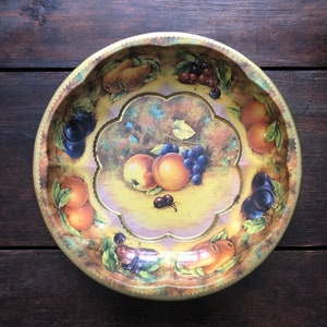 Vintage Daher metal fruit bowl, 1971 decorative metal bowl, made in England, 10” metal bowl, vintage kitchen decor,  Daher bowl, tin bowl