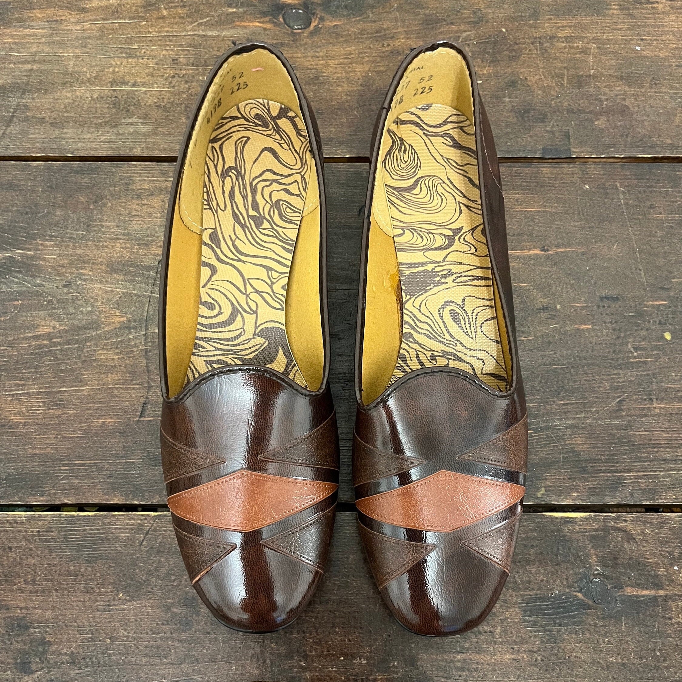 70s Colorblock Flats, Brown Flats, Groovy 70s Shoes, 1970s Slip-ons, Vintage Brown Flats, Man-made Materials Flats, Low Heel Mod Flats, 9B - Etsy 70s Colorblock Flats, Brown Flats, Groovy 70s Shoes, 1970s Slip-ons, Vintage Brown Flats, Man-made Materials Flats, Low Heel Mod Flats, 9B - Etsy