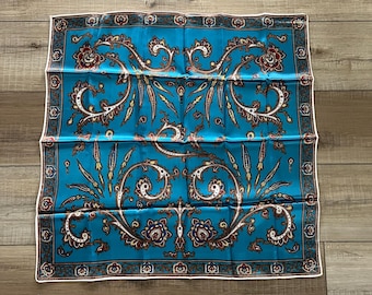 écharpe en satin cachemire vintage, écharpe en acétate satiné des années 70 et 80, écharpe cachemire bleue, écharpe bohème, écharpe mod, écharpe carrée, foulard vintage