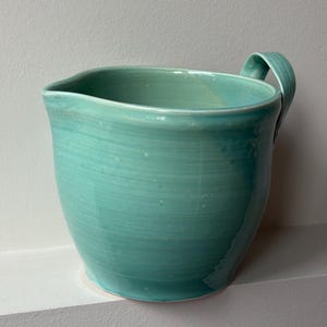 Jarra de cerámica vintage color aguamarina hecha a mano