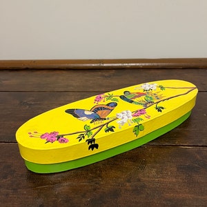 Caja vintage con mariposas pintada a mano, caja ovalada de cartón pintada, caja de baratijas con forma de mariposa, caja de almacenamiento bohemia de 13", caja de regalo elegante, caja de joyería