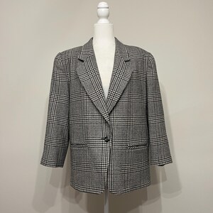 80s 90s plaid wool blazer, Jacobson’s Petites blazer, glen plaid blazer, black gray cream plaid menswear blazer, preppy blazer, size 12P
