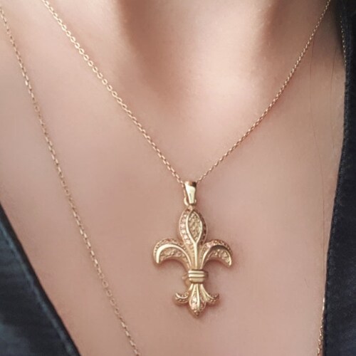 Gold Fleur De Lis Necklace Fleur De Lis Jewelry Satellite Etsy