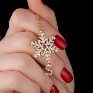 Silberne Schneeflocke Halskette, Silber Weihnachtsgeschenk, Winterhalskette, verschneites Tagesgeschenk, funkelnde elegante Halskette, Schneeflocke Anhänger, Winterthema