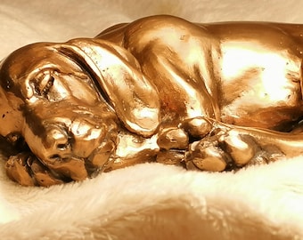 Slapende Hongaarse Vizsla Puppy massief bronzen beeldje