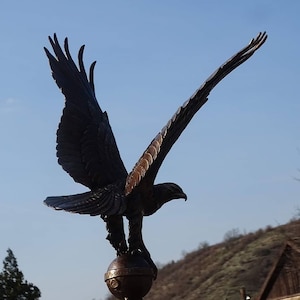 Eagle bronze statue
