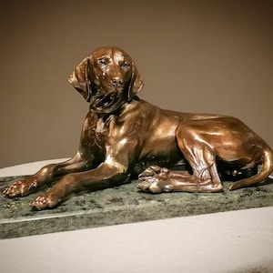 Hungarian Vizsla bronze statue