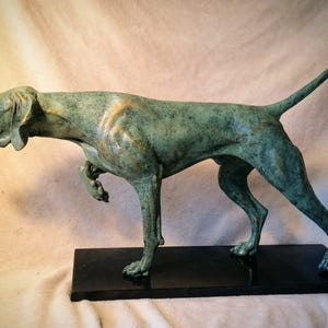 On Point Hunting Hungarian Vizsla resin bronze statue