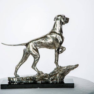 Hungarian Vizsla statue