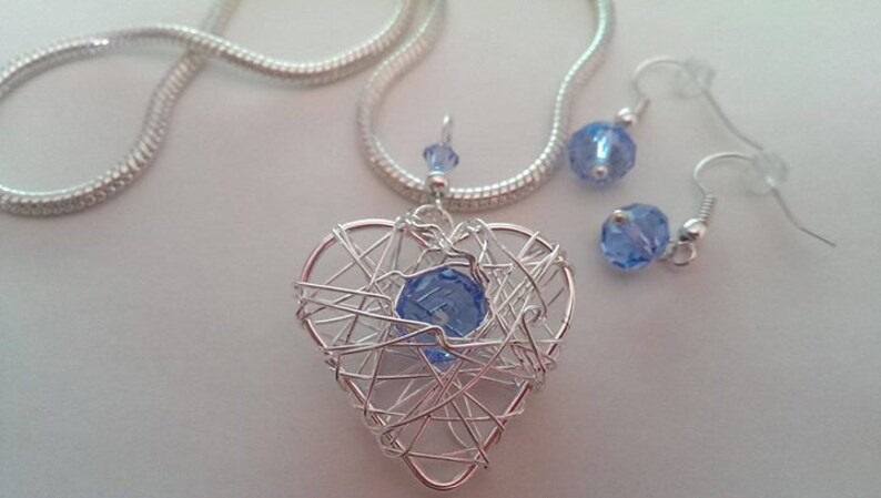 Hand wire wrapped heart shaped with blue crystal /& matching earrings