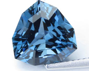 London Blue Topas, 5.06Cts, Trillion geschliffene Edelsteine