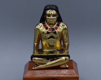 Statue unique d'écrivain égyptien en métal doré avec base en bois fabriquée en Egypte