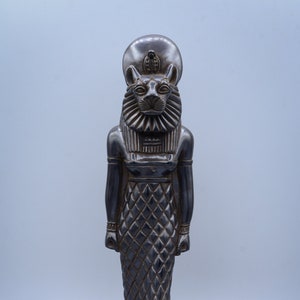 Statue goddess Sekhmet standing black 2 style gloss / matt finish made in Egypt