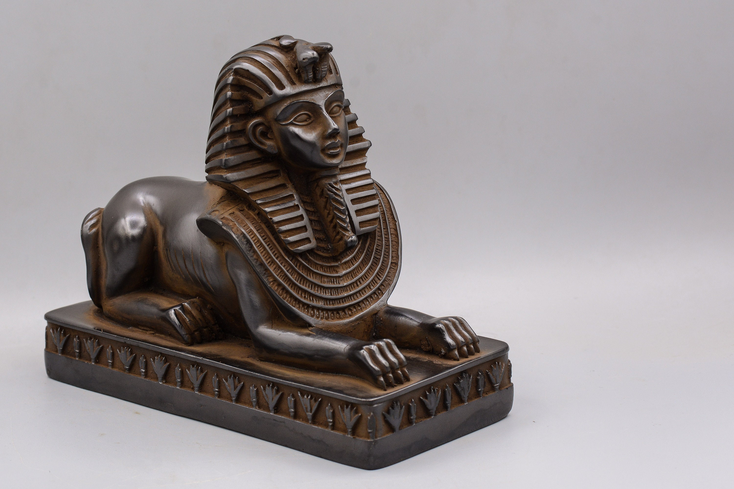 エジプトのスフィンクス像 2サイズ 重厚な黒色の石 2サイズ エジプト製