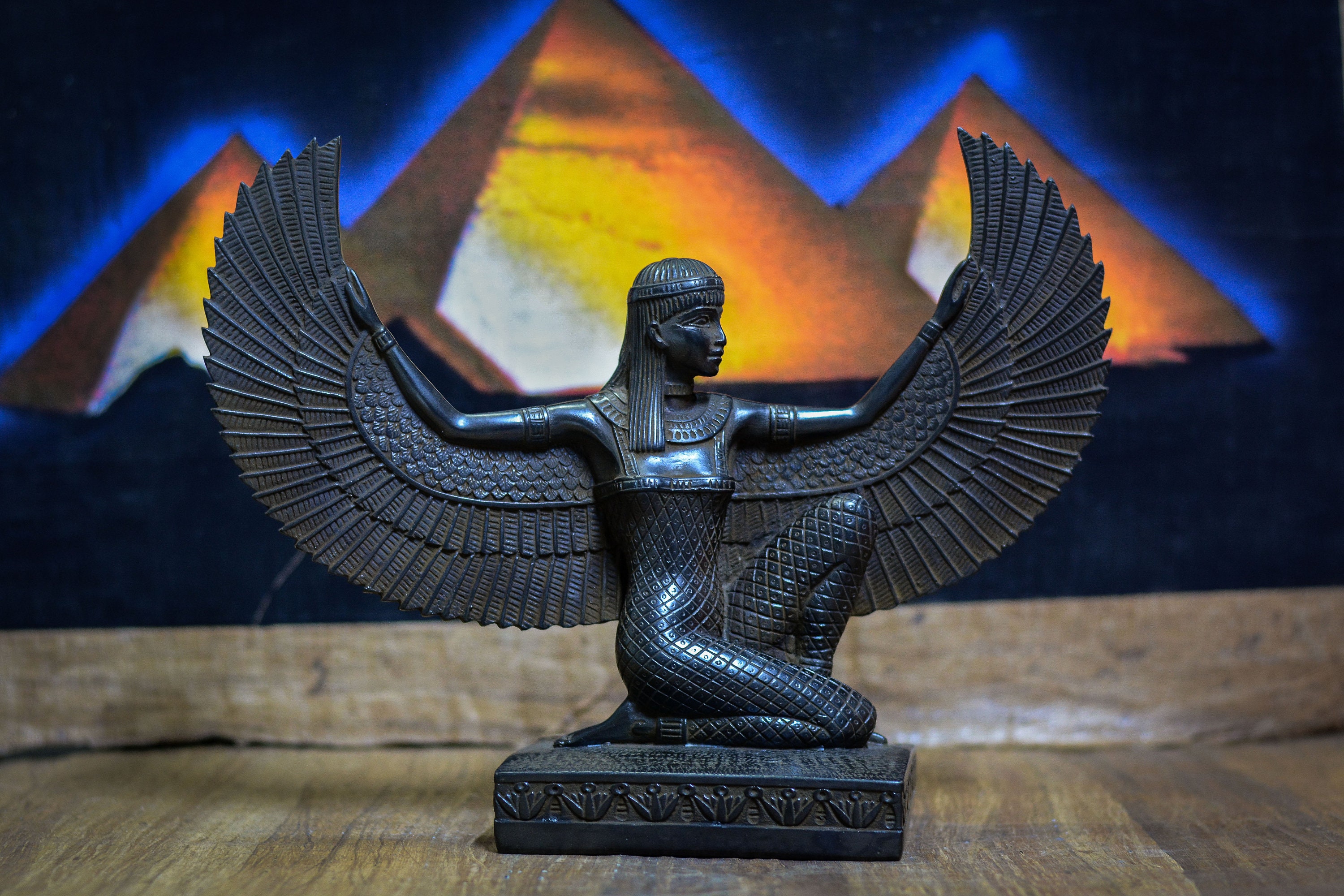 古代エジプト彫刻 羽を広げた女神 イシス神彫像 高さ30cm 古代エジプト彫刻 羽を広げた女神 イシス神彫像 高さ30cm