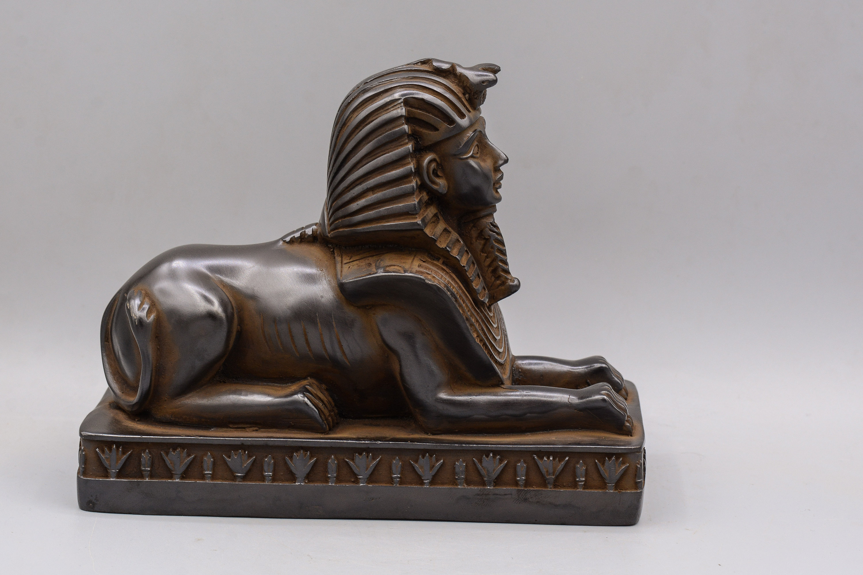 エジプトのスフィンクス像 2サイズ 重厚な黒色の石 2サイズ エジプト製