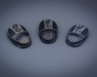 神聖なスカラベのお守り 3 個セット 彫刻 ユニークな彫刻 黒の固体石 ヴィンテージ エジプト美術 エジプト製