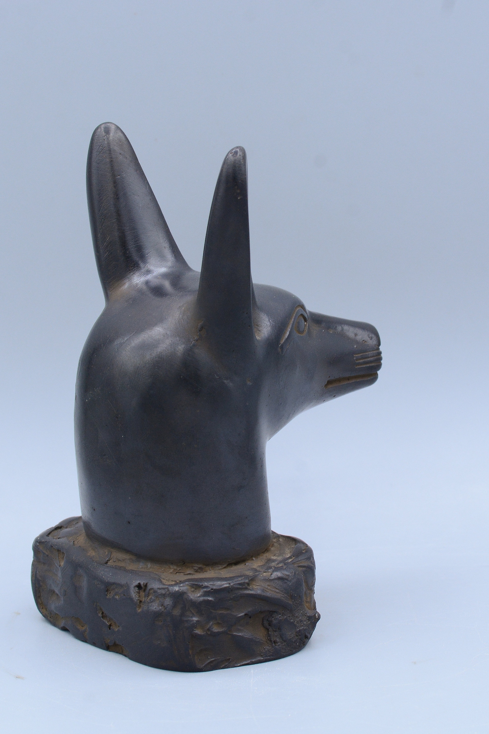 Schwarzer Polystein-Anubis-Kopf