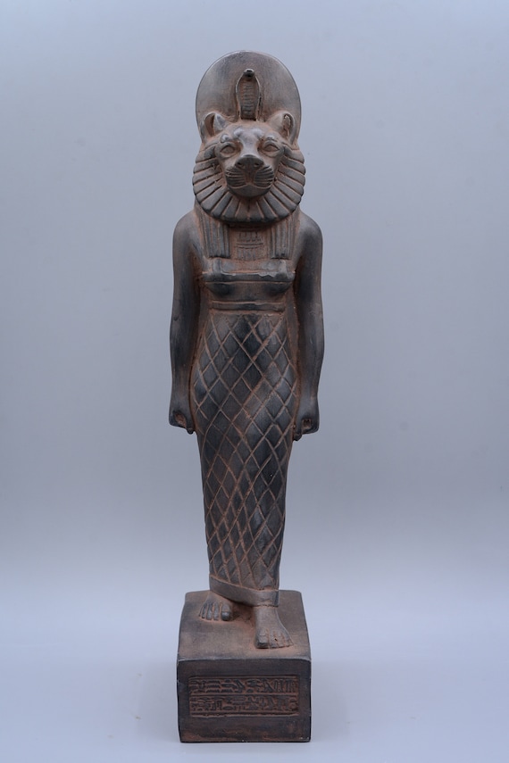 古代　エジプト　青の　ファイアンス　セクメト女神像　アミュレット　 BC300年頃　美品！