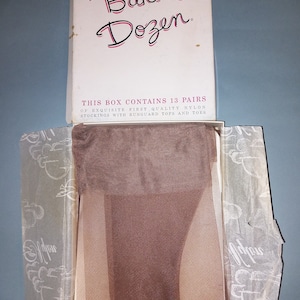 6 pairs of Vintage nylon stockings 9.5 x 33-35 &quot; mesh ,taupe.