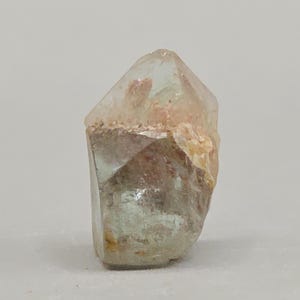 石英マトリックス上のアカンサイト結晶 – メキシコ、グアナファト州