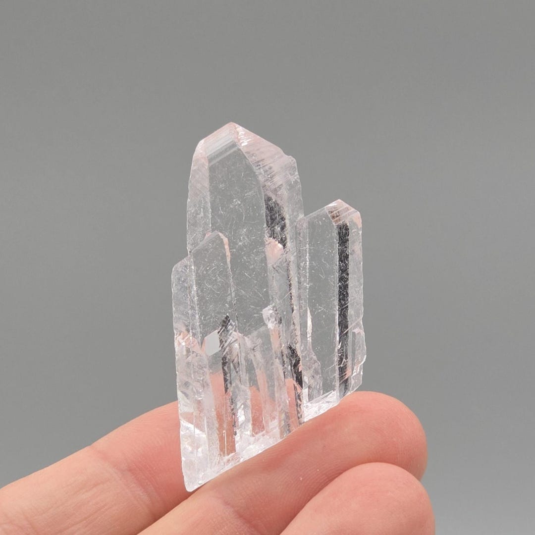 ニフォントバイト水晶クラスター – 16g 透明双刃構造 – メキシコ
