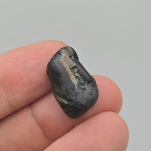 5g Nuummite - the Sorcerer's Stone from Greenland