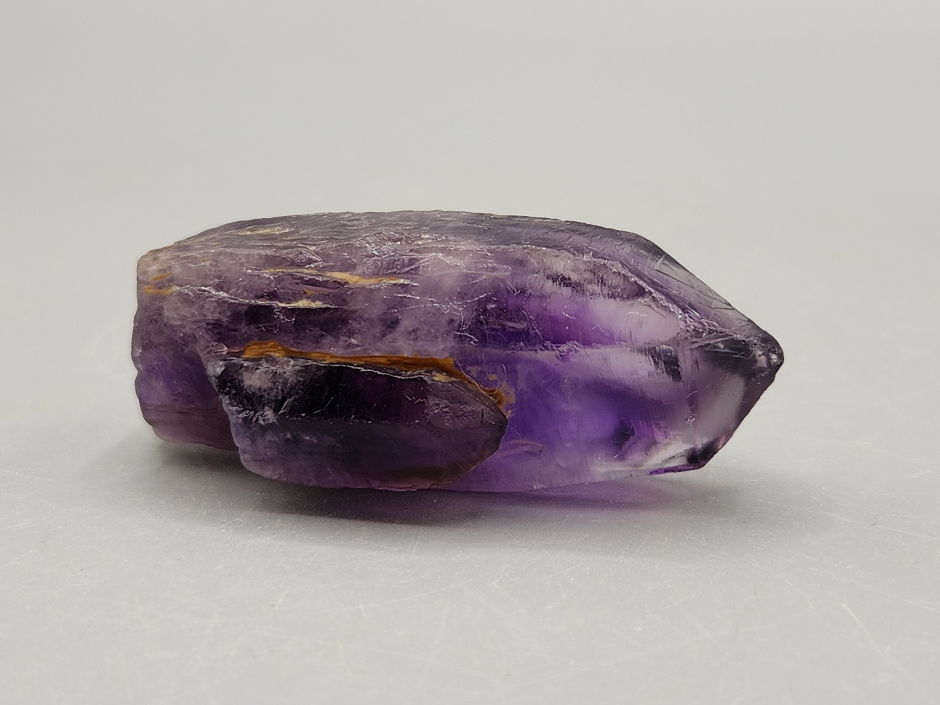 ナイジェリア産、チュチュクリフス産アメジストクォーツポイント