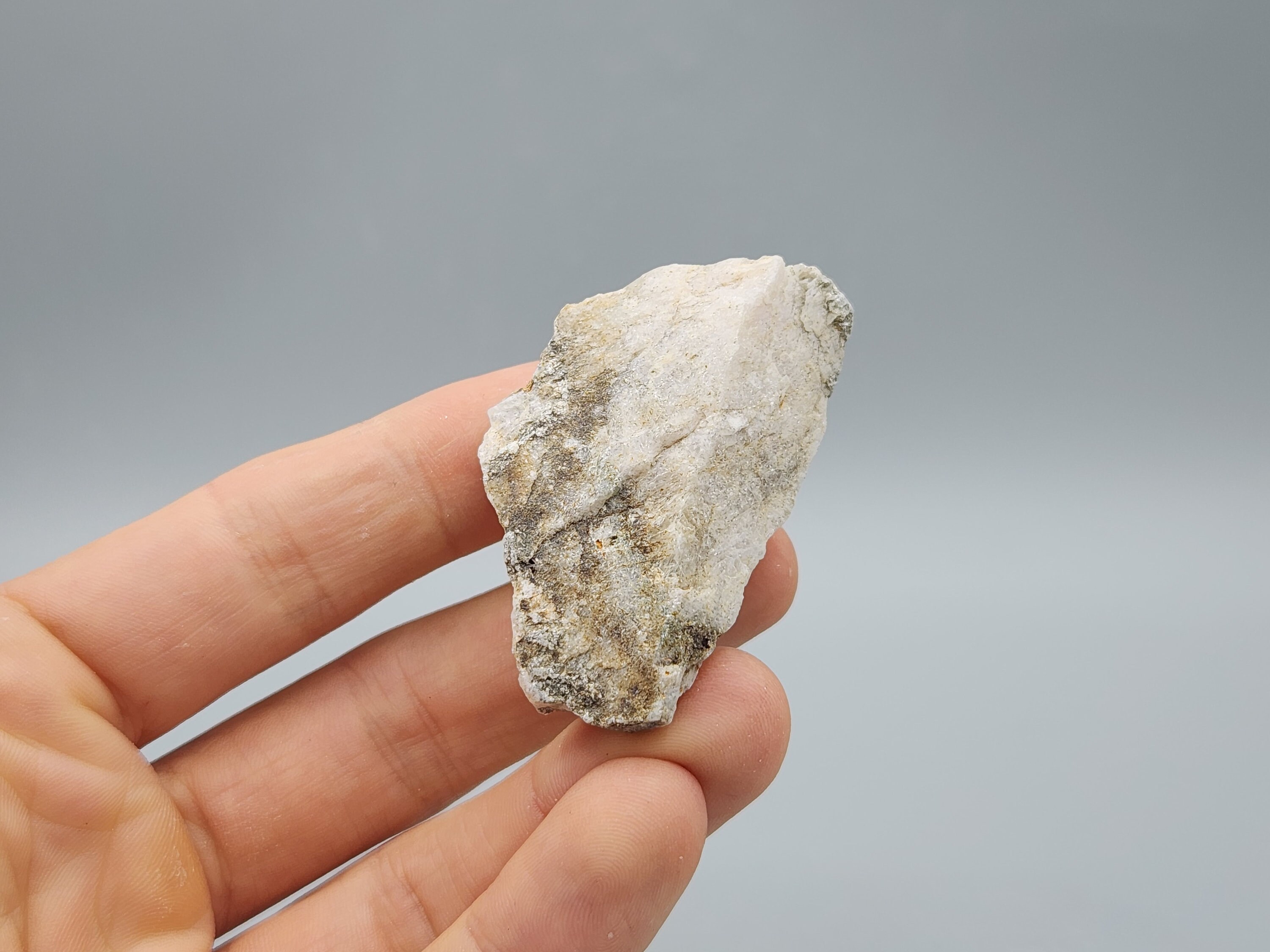 ピンク タグトゥパイト石 グリーンランド産 UV 反応性 39.1g - Etsy 日本