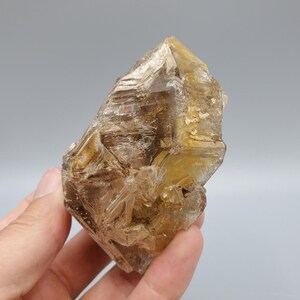 石英マトリックス上のアカンサイト結晶 – メキシコ、グアナファト州