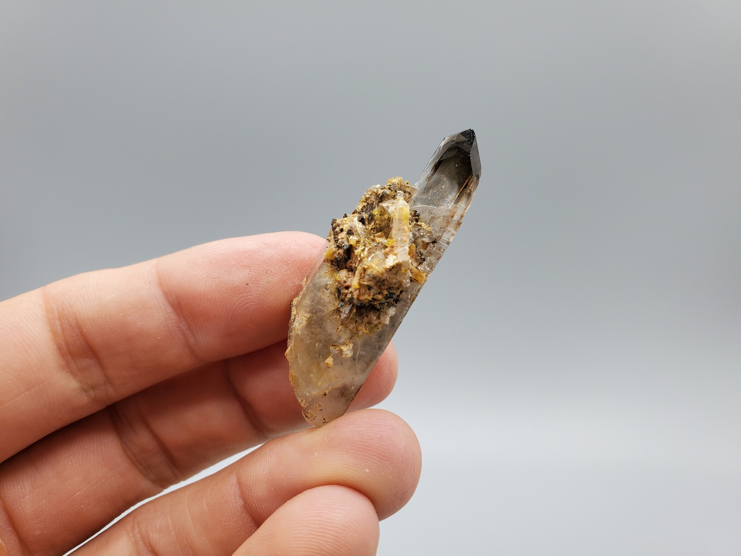 マラウイ産スモーキークォーツ（エギリン入り） - Etsy 日本