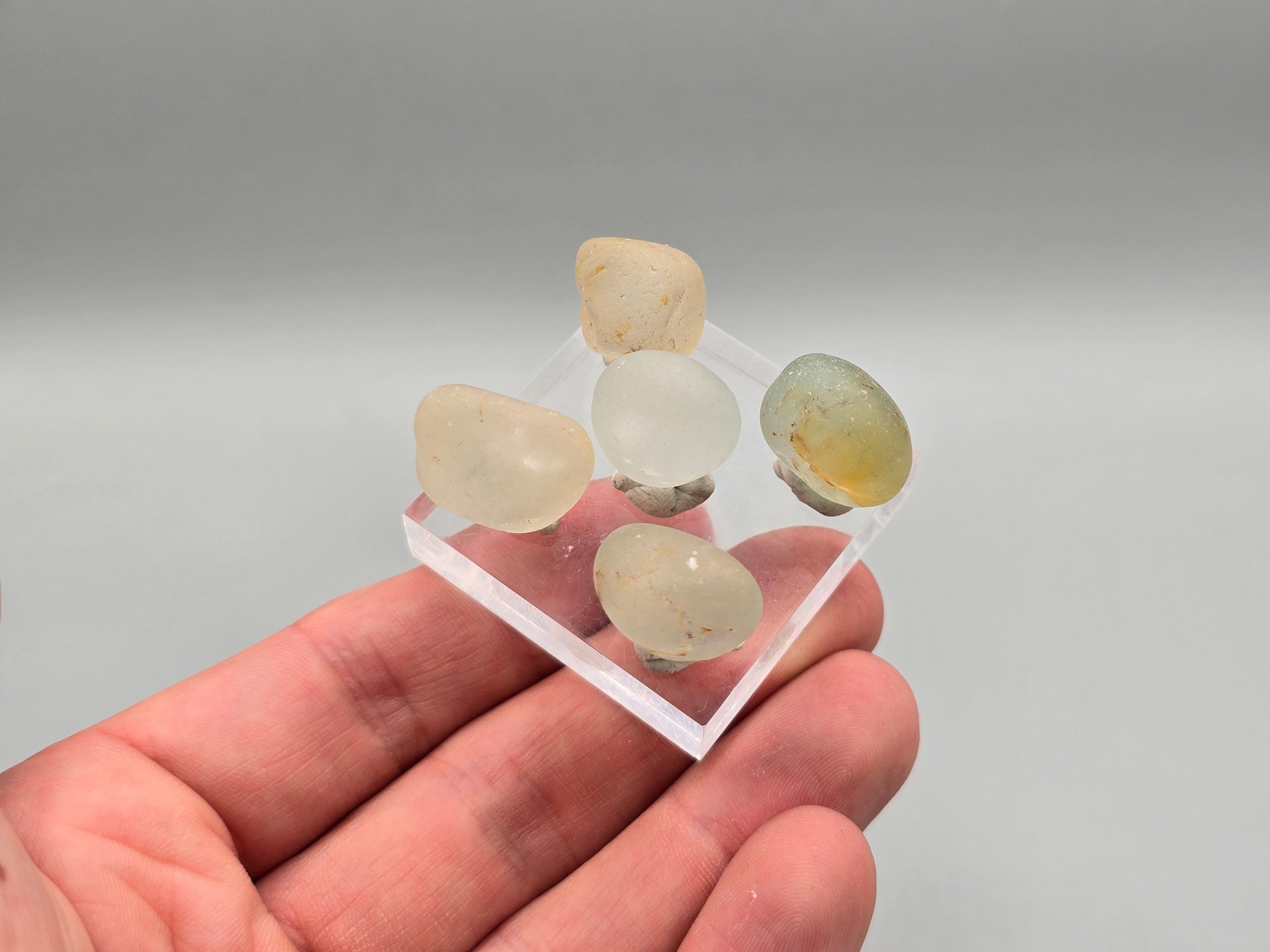 ナイジェリア、バウチ産のマルチカラー沖積トパーズ リバー タンブル