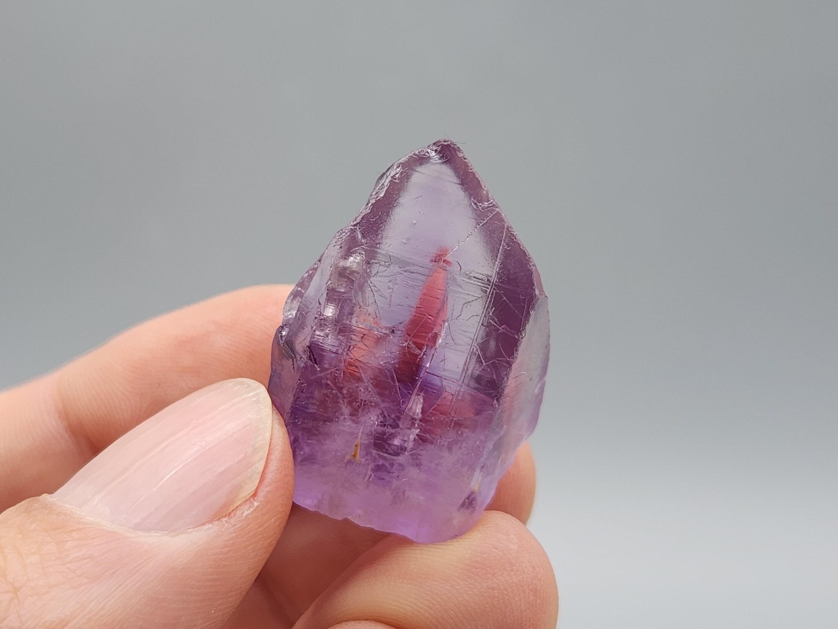 ナイジェリアTutu ciiffs産 アメジストポイント01 ナイジェリア産、チュチュクリフス産アメジストクォーツポイント