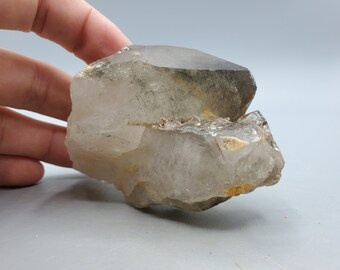 スモーキークォーツに含まれるアクチノライトの針 - Etsy 日本