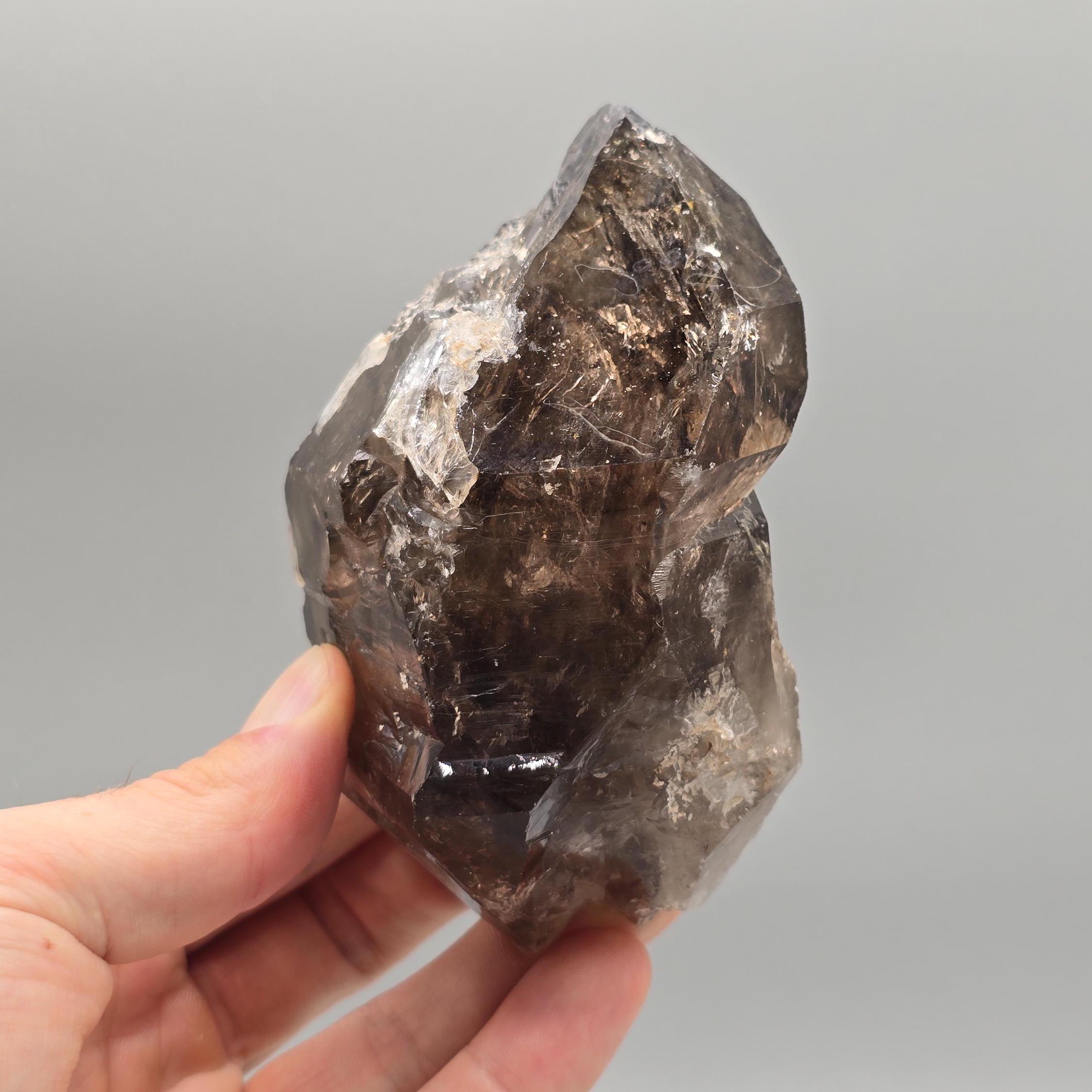 スモーキークォーツ エンハイドロ A 複数のエンハイドロと非定型平行成長構造を持つ両端に尖ったスモーキー