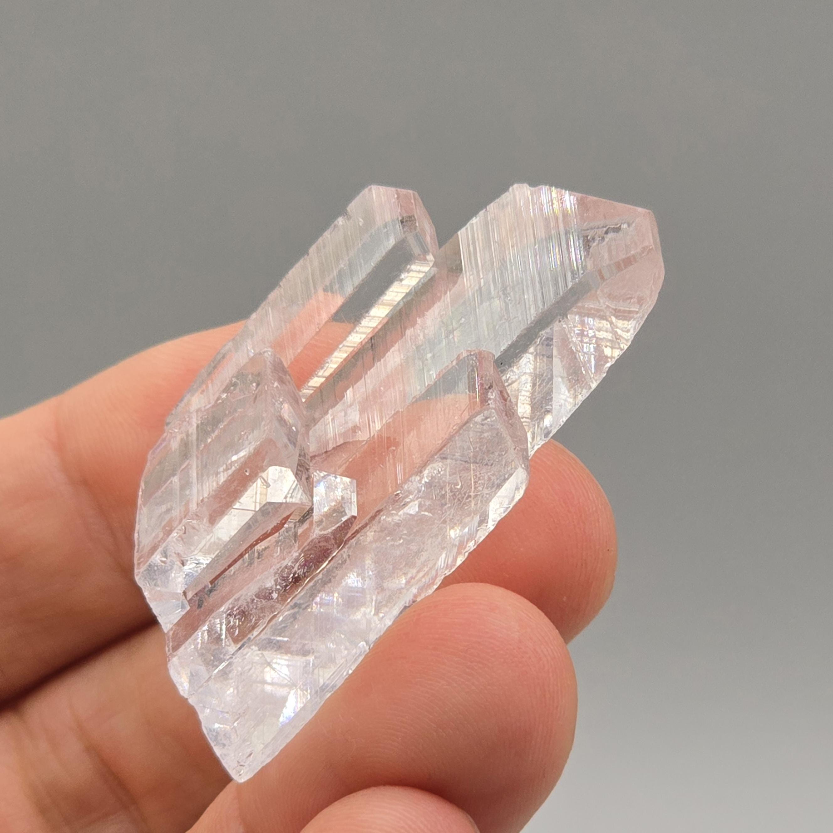 ニフォントバイト水晶クラスター – 16g 透明双刃構造 – メキシコ
