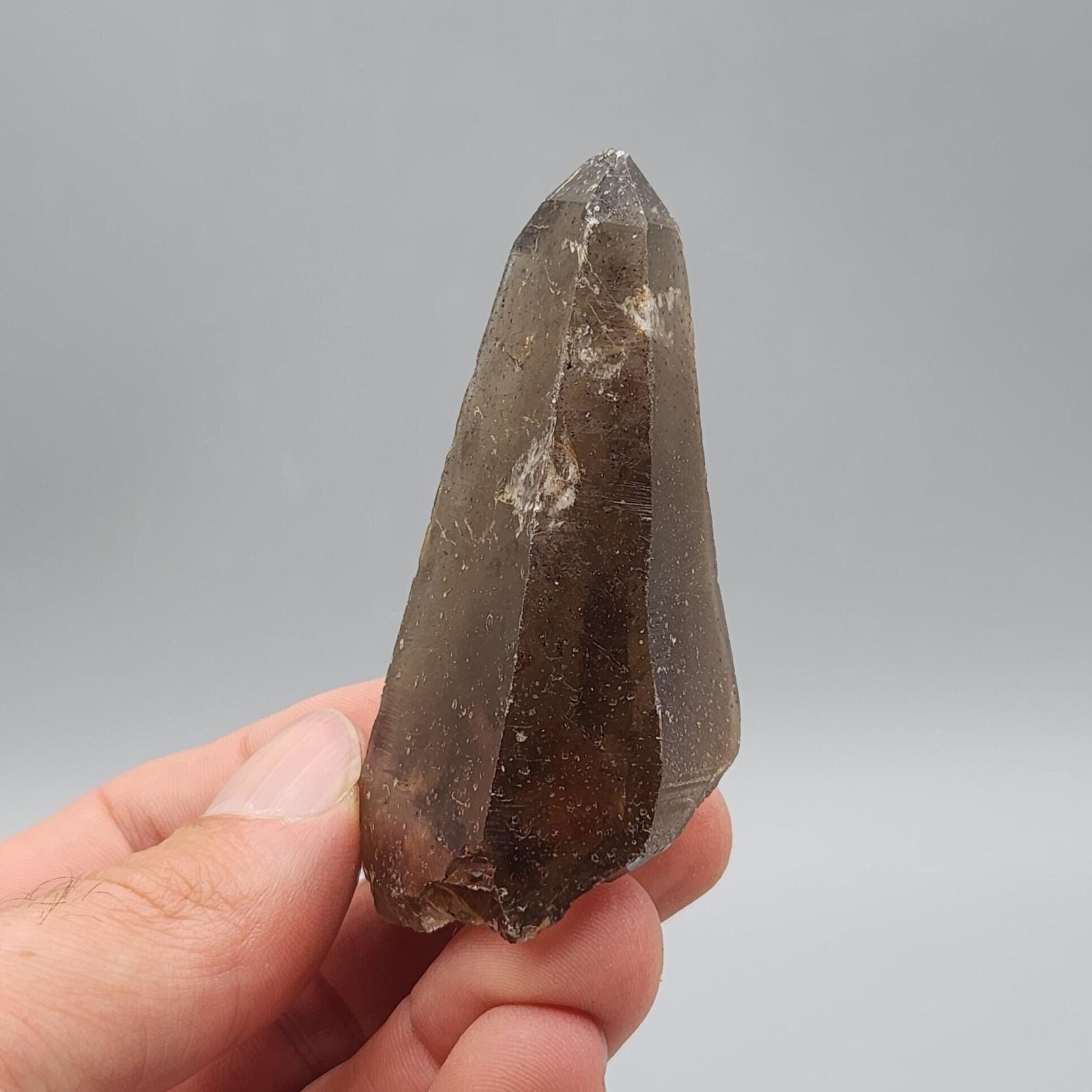 ティチーノ産ハビットスモーキークォーツ – ナイジェリア産の希少な