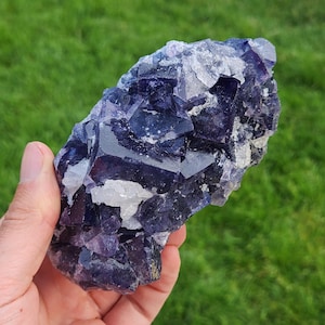 Cúmulo de fluorita con fantasma, cuarzo y galena – Reactivo a la radiación UV con cambio azul – Nigeria (824 g)