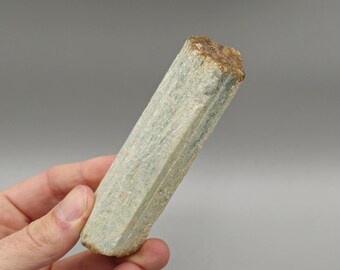 Raw Aquamarine Beryl – Untreated & Unique Specimen from Nigeria