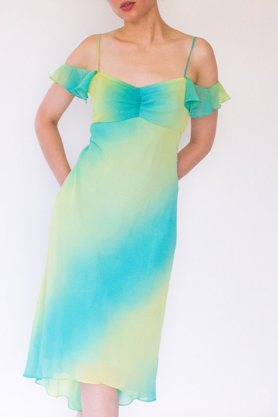 Vintage y2k Ruffle Detail Gradient Dress