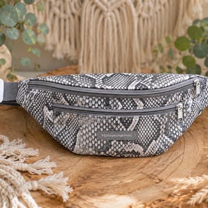 Motivational-Holic Fanny Pack with two zipper grey white Snake Skin Python animal print