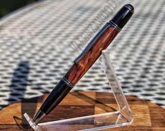 Stylo en bois exotique rare Cocobolo, matériel noir avec garniture chromée, encre noire, stylo à bille à transmission rétractable à action torsadée