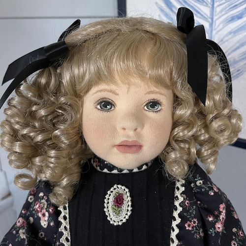 Poupée D'artiste Sigikid - Sabine Frêne, Vinyle 61 Cm, Excellent état