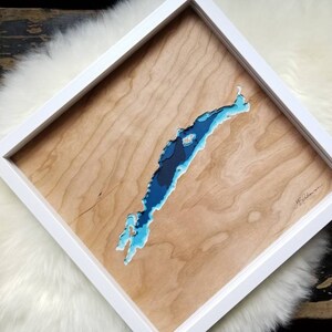 PaperCut Lake mapa de Manitoba; mapa del lago de papel cortado, baño de capas, mapa de contorno de profundidad, arte de la pared, topográfico, arte del papel, lago de pájaro
