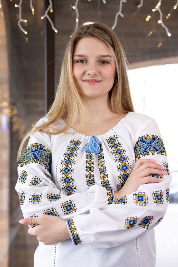 In Chicago Vyshyvanka Ukraine Blouse Ukrainian Vyshyvanka Embrodered Blouse