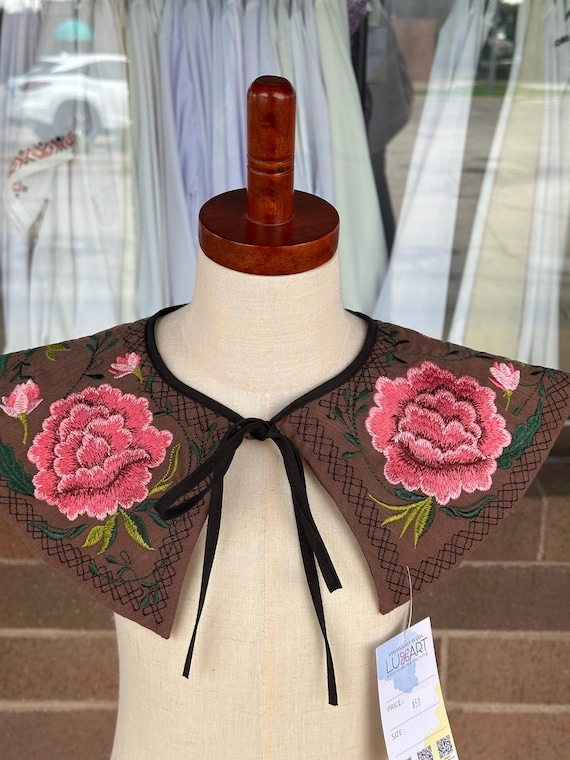 Ukrainian Embroidered Detachable Collar with Tassels, Vyshyvanka Collar, Folk Embroidery Collar, Traditional Ukrainian Accessory