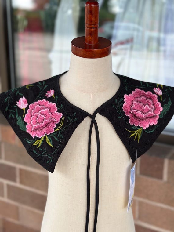 Ukrainian Embroidered Detachable Collar with Tassels, Vyshyvanka Collar, Folk Embroidery Collar, Traditional Ukrainian Accessory