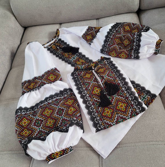 Hand Made Vyshyvanka Ukraine Blouse Ukrainian Vyshyvanka Embrodered Vintage Blouse for Women Sorochka Vyshyta Vyshyvanka in USA